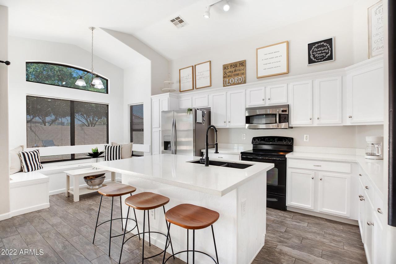2683 W Wrangler Way, Queen Creek, AZ 85242