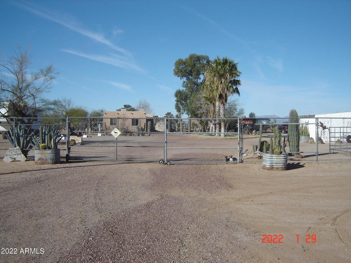 50702 W Hector Rd., Aguila, AZ 85320