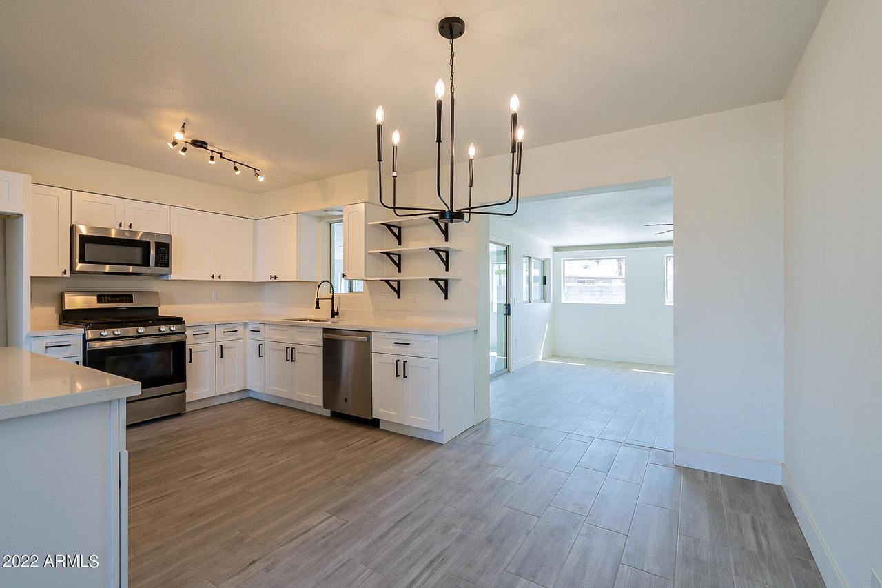 415 W Winston Dr., Phoenix, AZ 85041