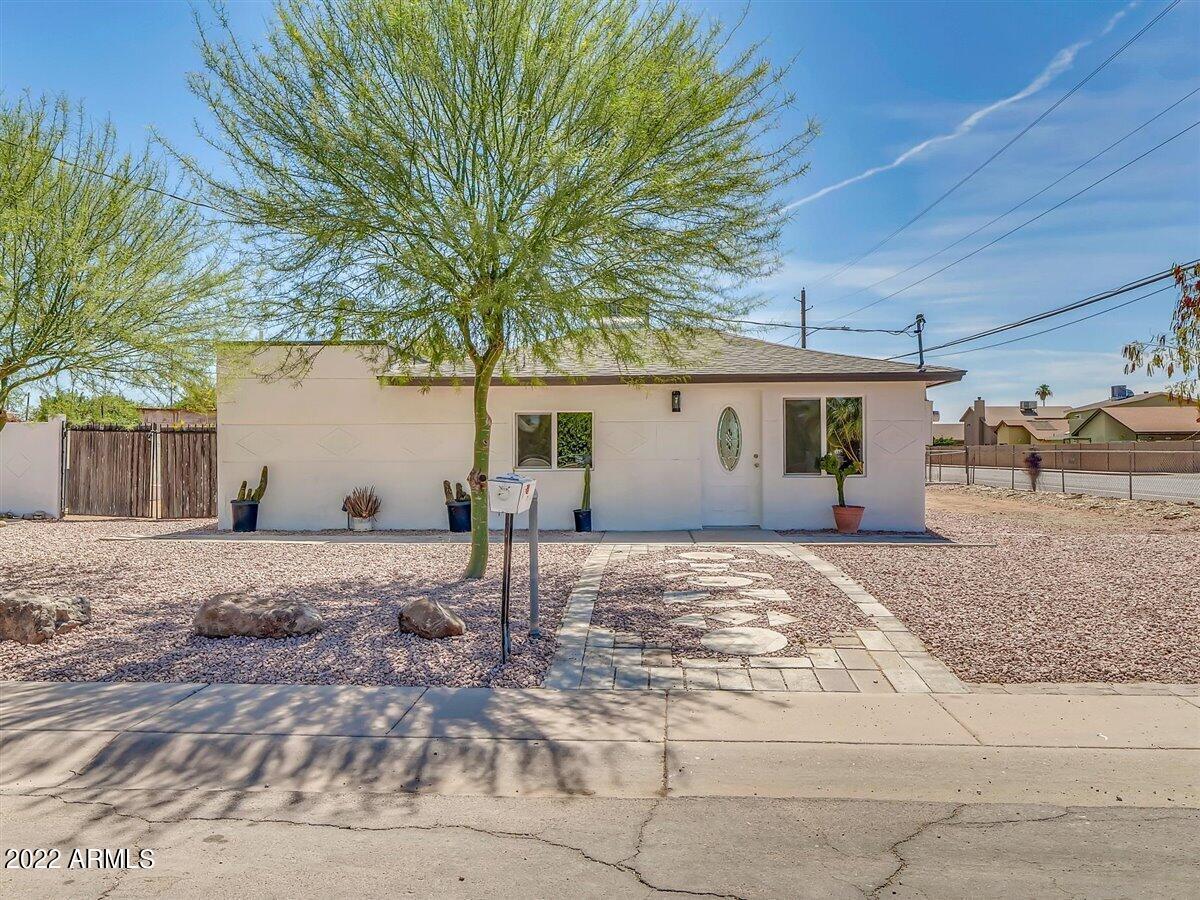 11405 N 82nd Dr., Peoria, AZ 85345
