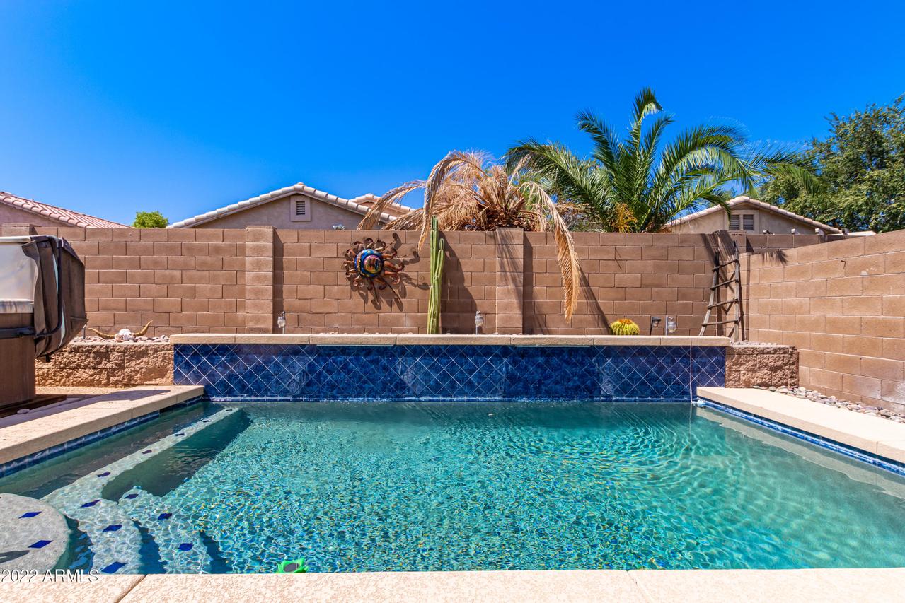 740 E Drifter Pl., San Tan Valley, AZ 85143