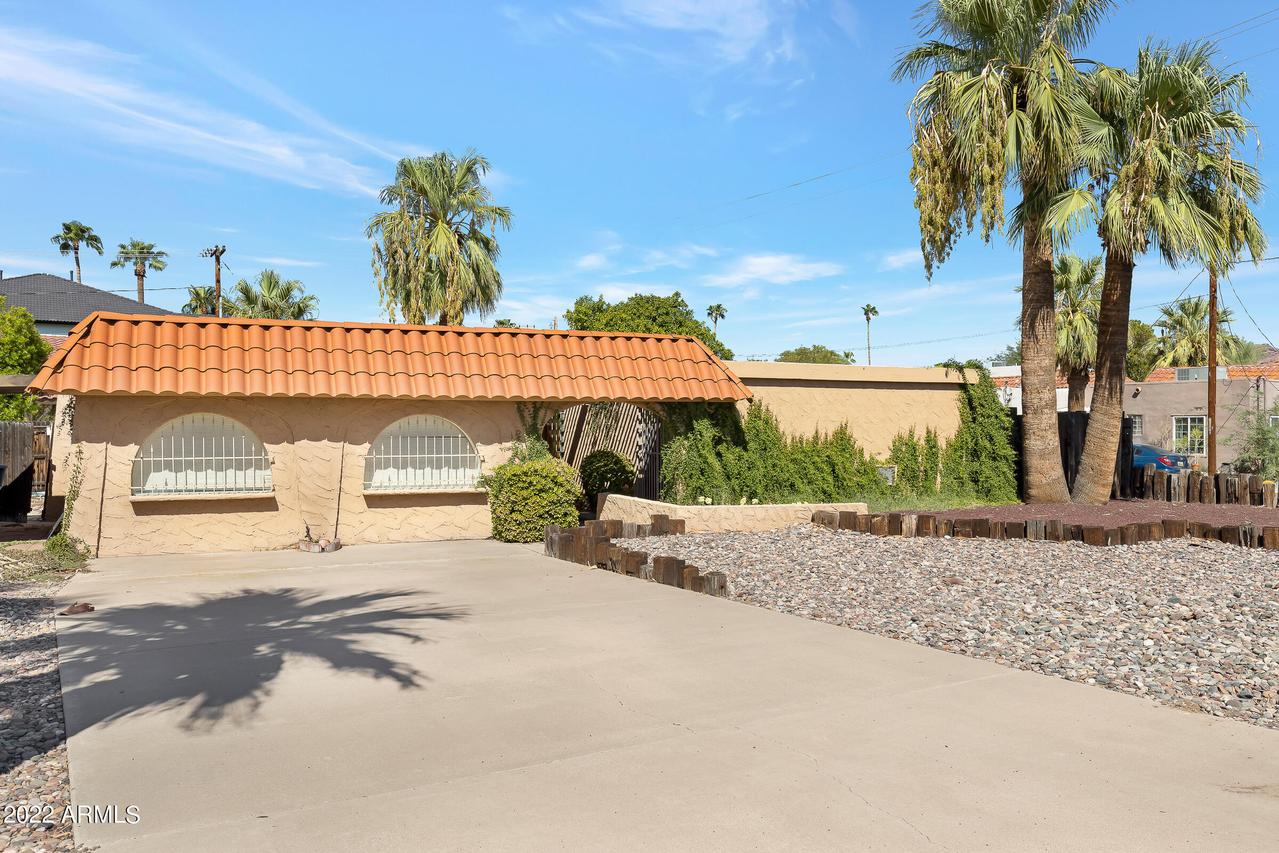 3048 N 61st Pl., Scottsdale, AZ 85251