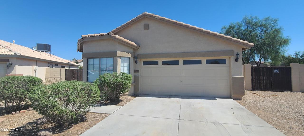 1165 E Vernoa St., San Tan Valley, AZ 85140