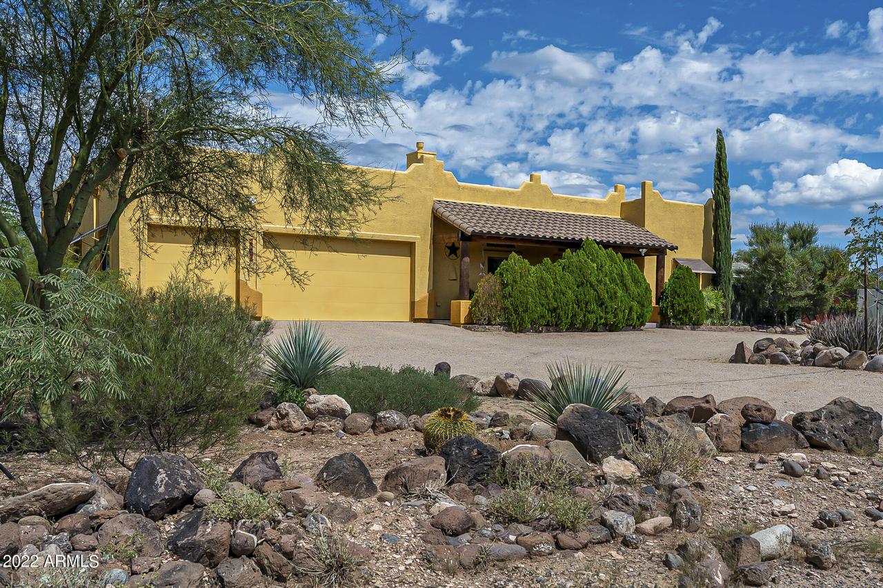 2004 E Cavalry Rd., New River, AZ 85087