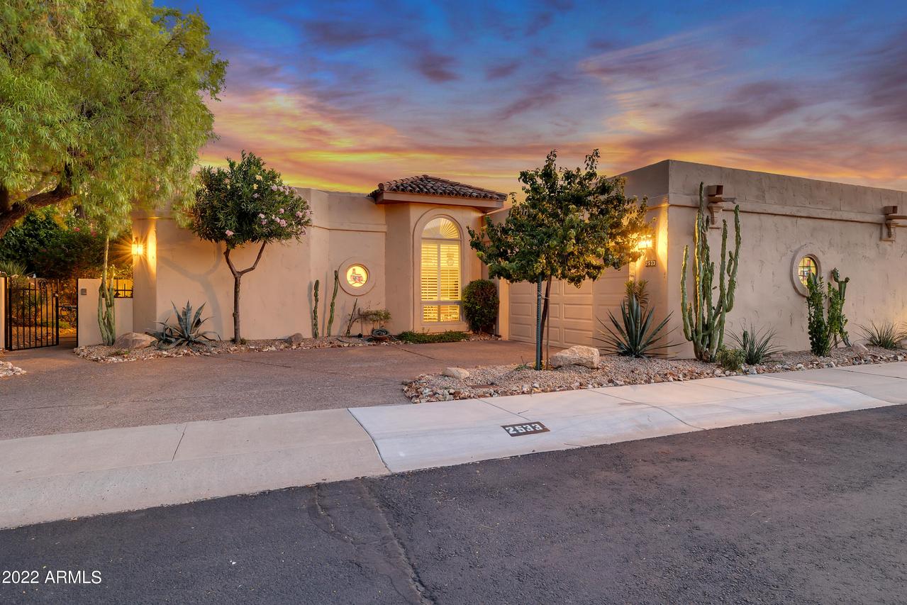 2533 E Carol Ave., Phoenix, AZ 85028