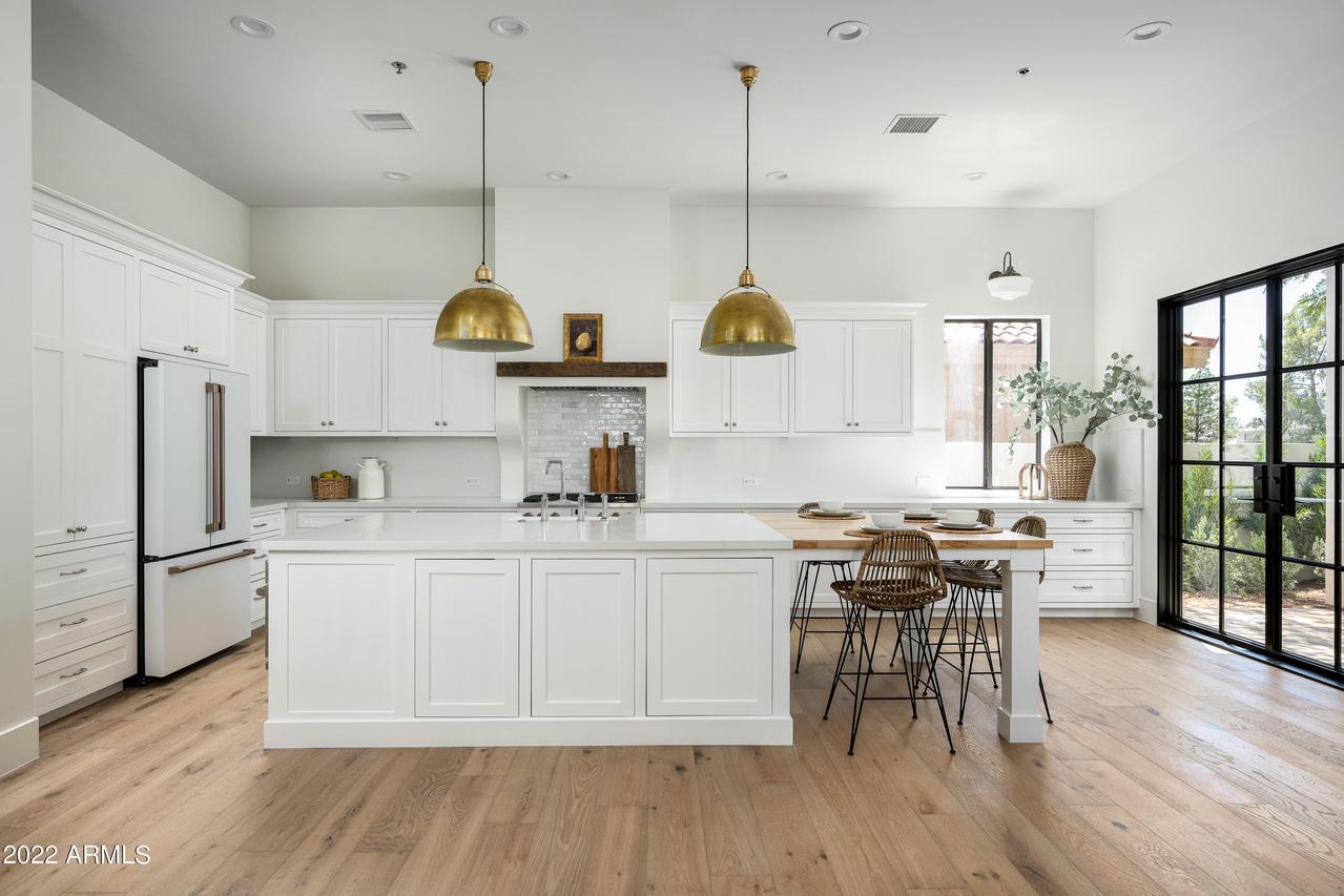 12066 N 81st St., Scottsdale, AZ 85260