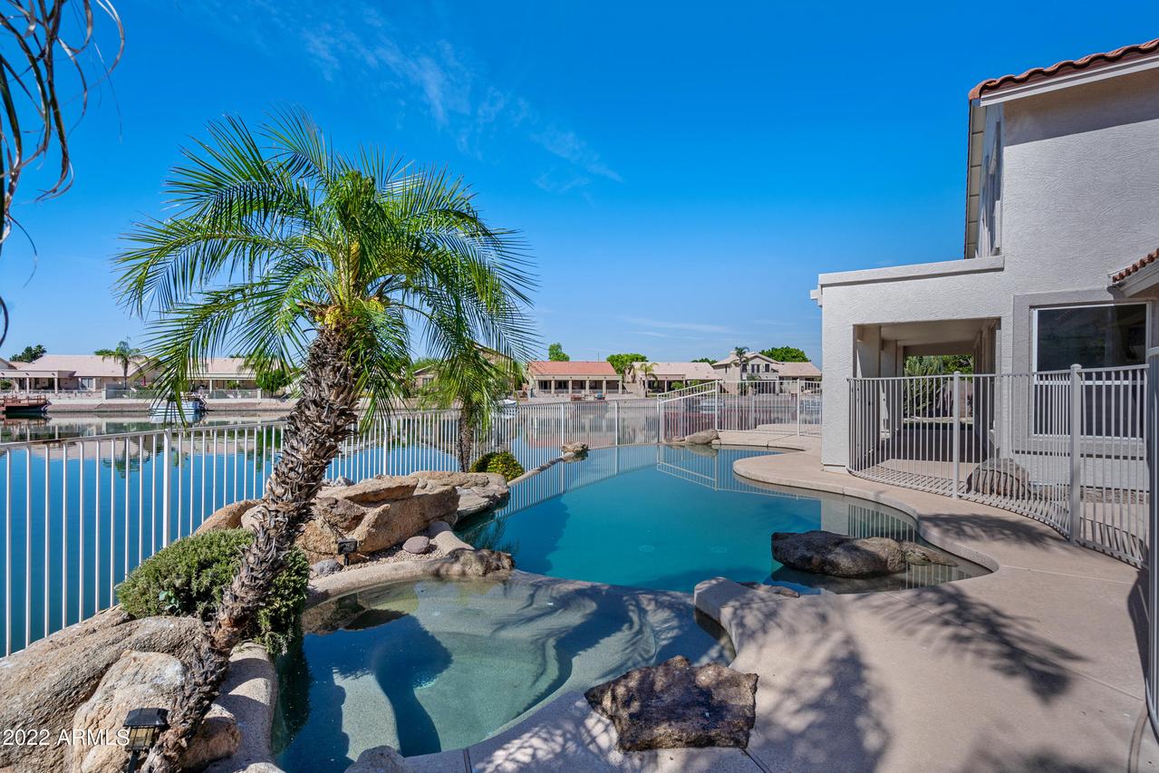 5537 W Irma Ln., Glendale, AZ 85308