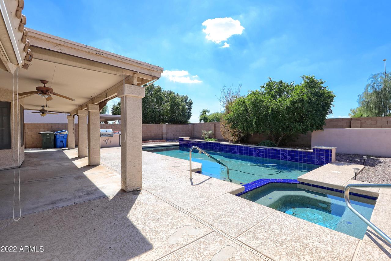 18010 N 6th Dr., Phoenix, AZ 85023