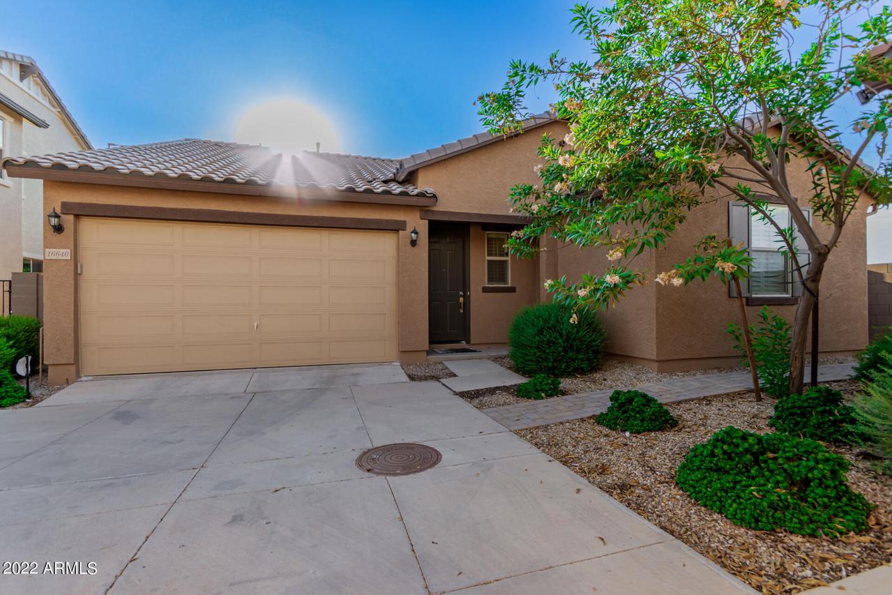16640 W Jenan Dr., Surprise, AZ 85388