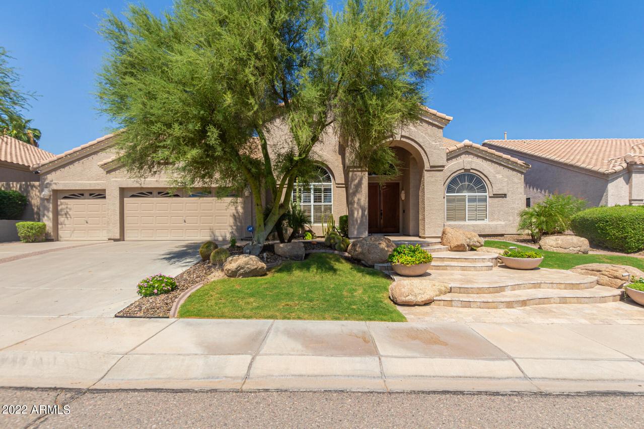 108 W Nighthawk Way, Phoenix, AZ 85045