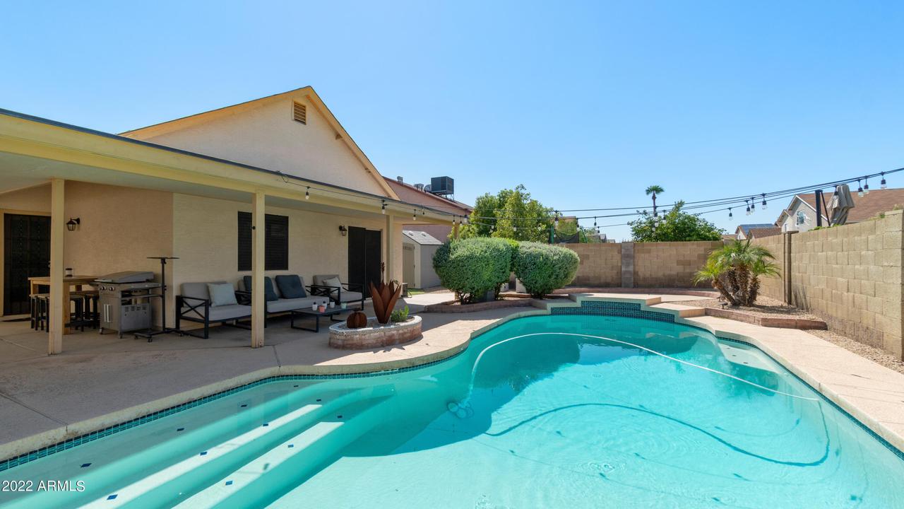 7562 W Turquoise Ave., Peoria, AZ 85345