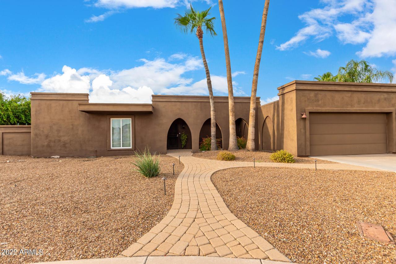 2524 E Cochise Rd., Phoenix, AZ 85028