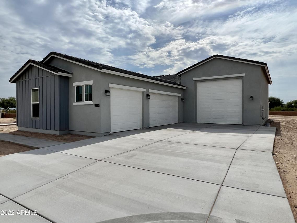229 W Larimer St., San Tan Valley, AZ 85143