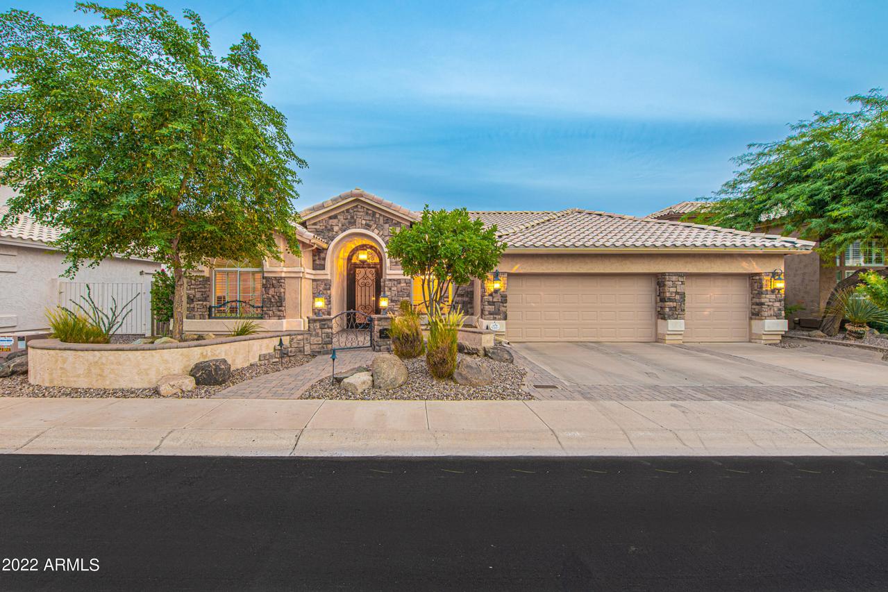 1341 E Desert Trumpet Rd., Phoenix, AZ 85048