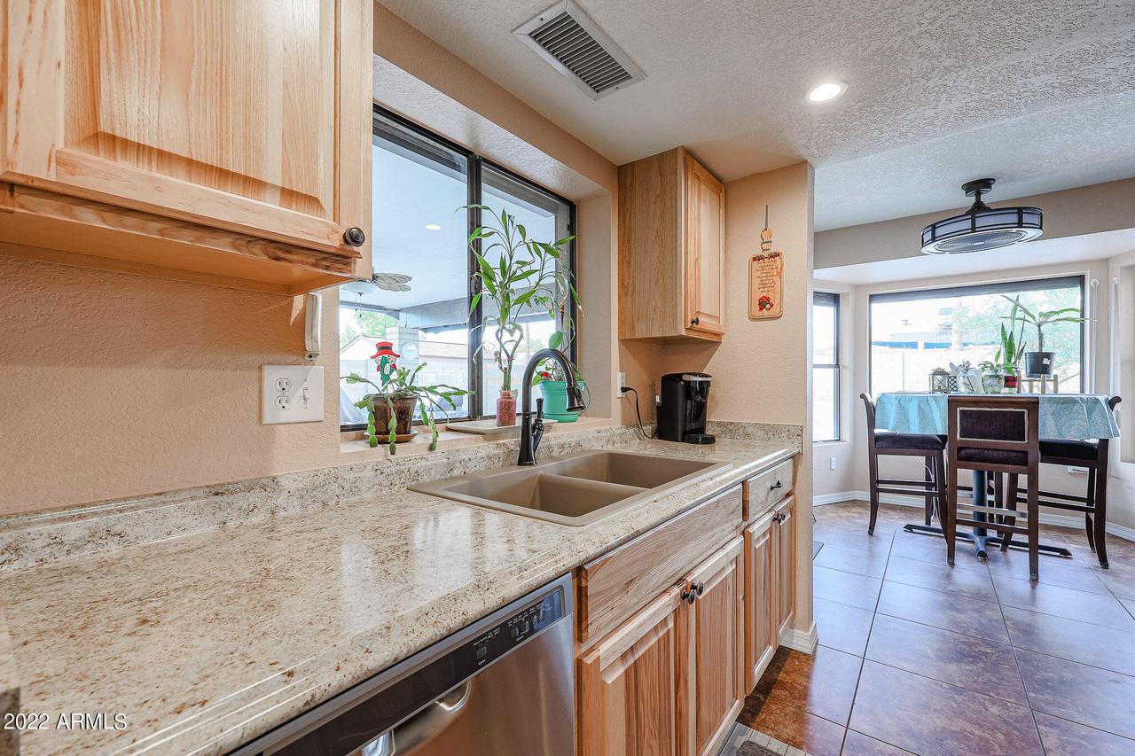 1102 E Taro Ln., Phoenix, AZ 85024