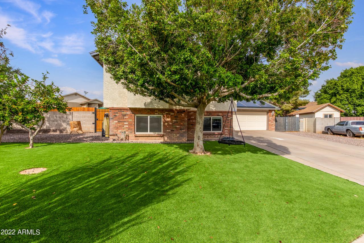739 N Racine Cir., Mesa, AZ 85205