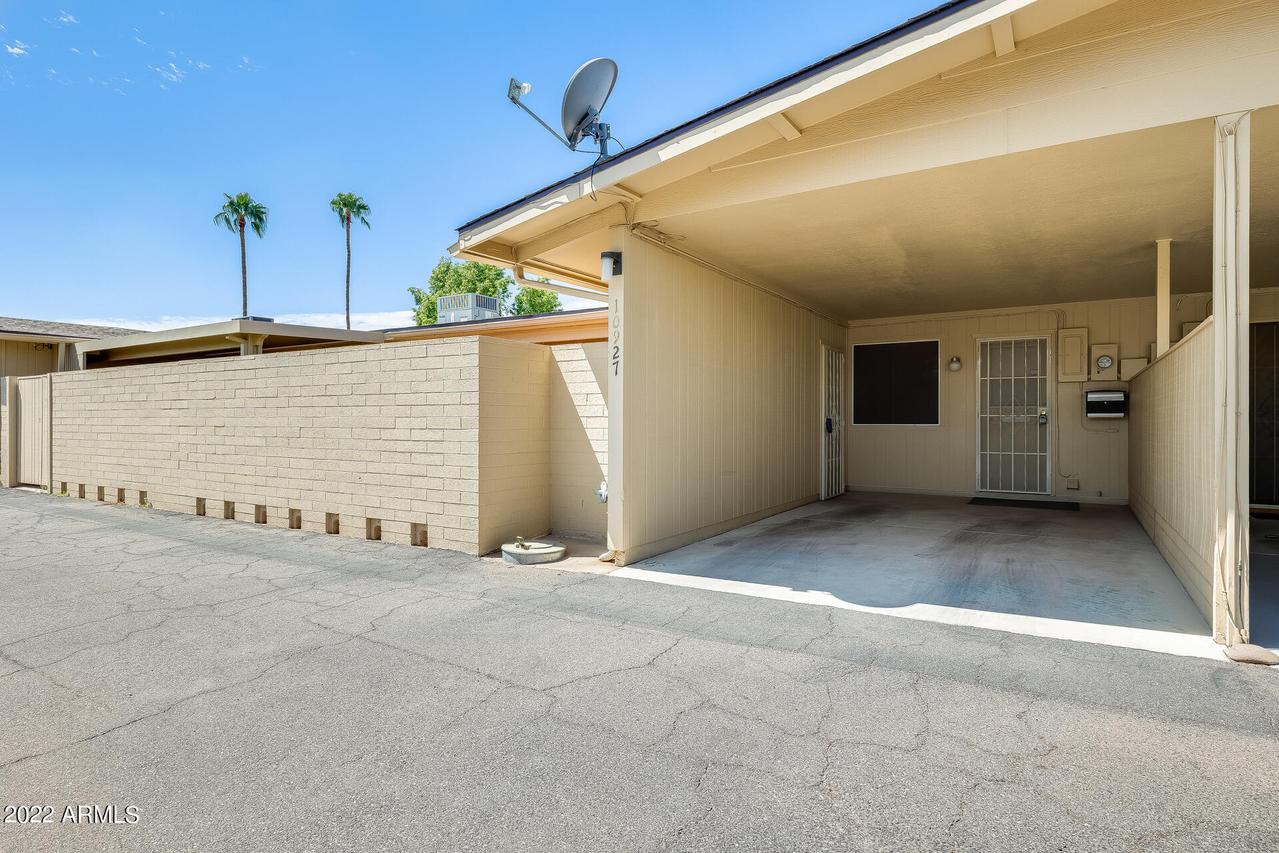 10927 W Santa Fe Dr., Sun City, AZ 85351
