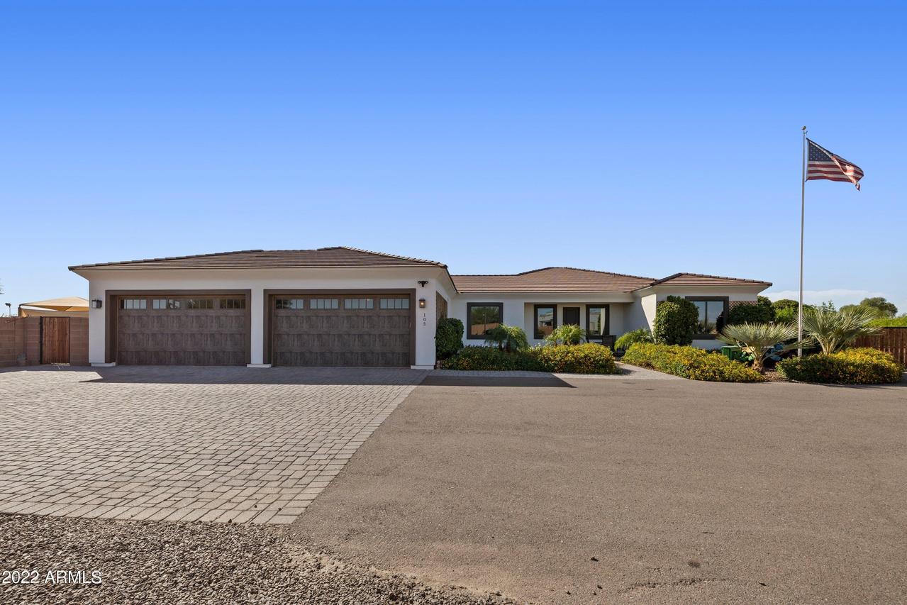 105 W Lavitt Ln., Phoenix, AZ 85086