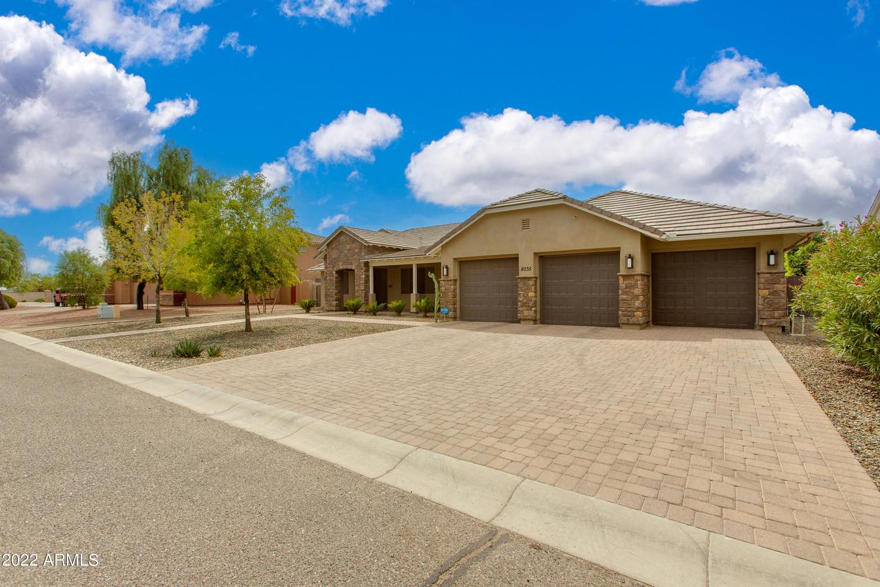 8035 W Belmont Ave., Glendale, AZ 85303