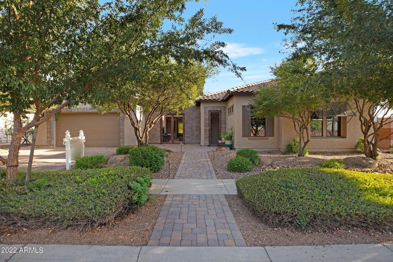 2817 E Red Oak St., Gilbert, AZ 85297