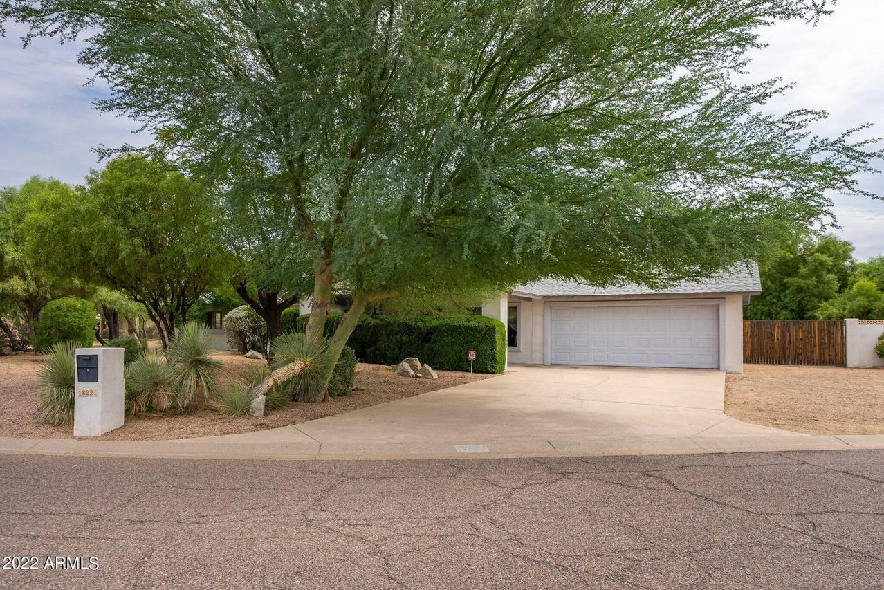 18221 N 42nd St., Phoenix, AZ 85032