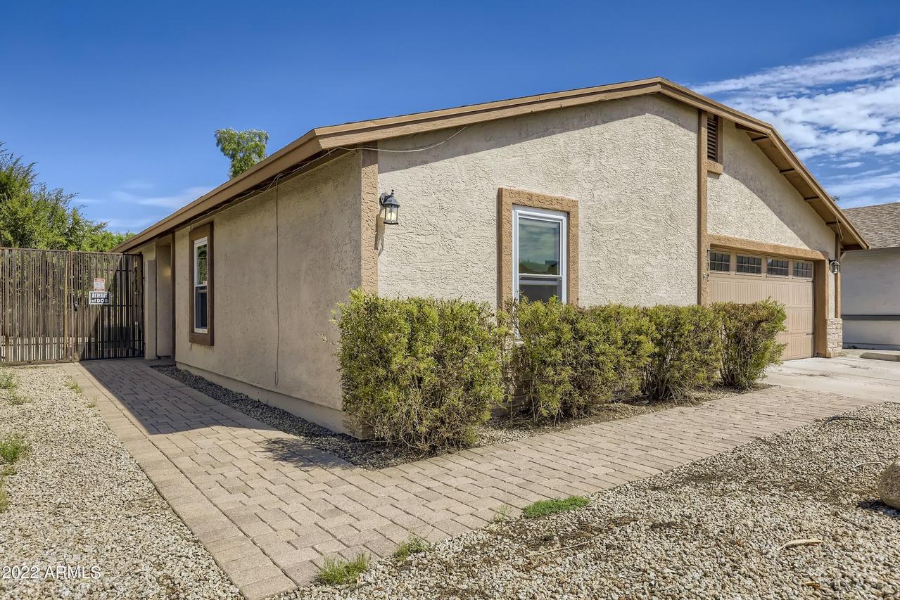 502 E Behrend Dr., Phoenix, AZ 85024
