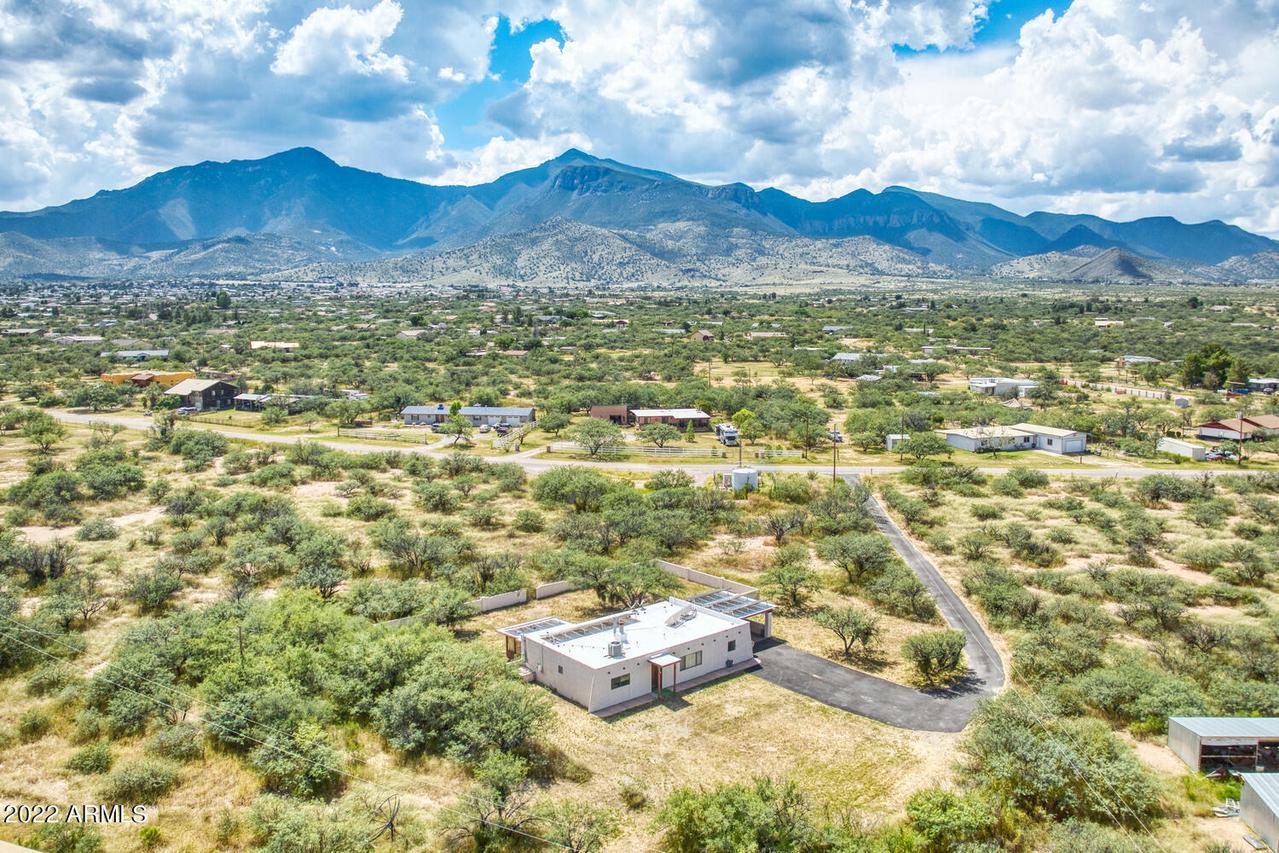 6301 S Jaxel Rd., Hereford, AZ 85615