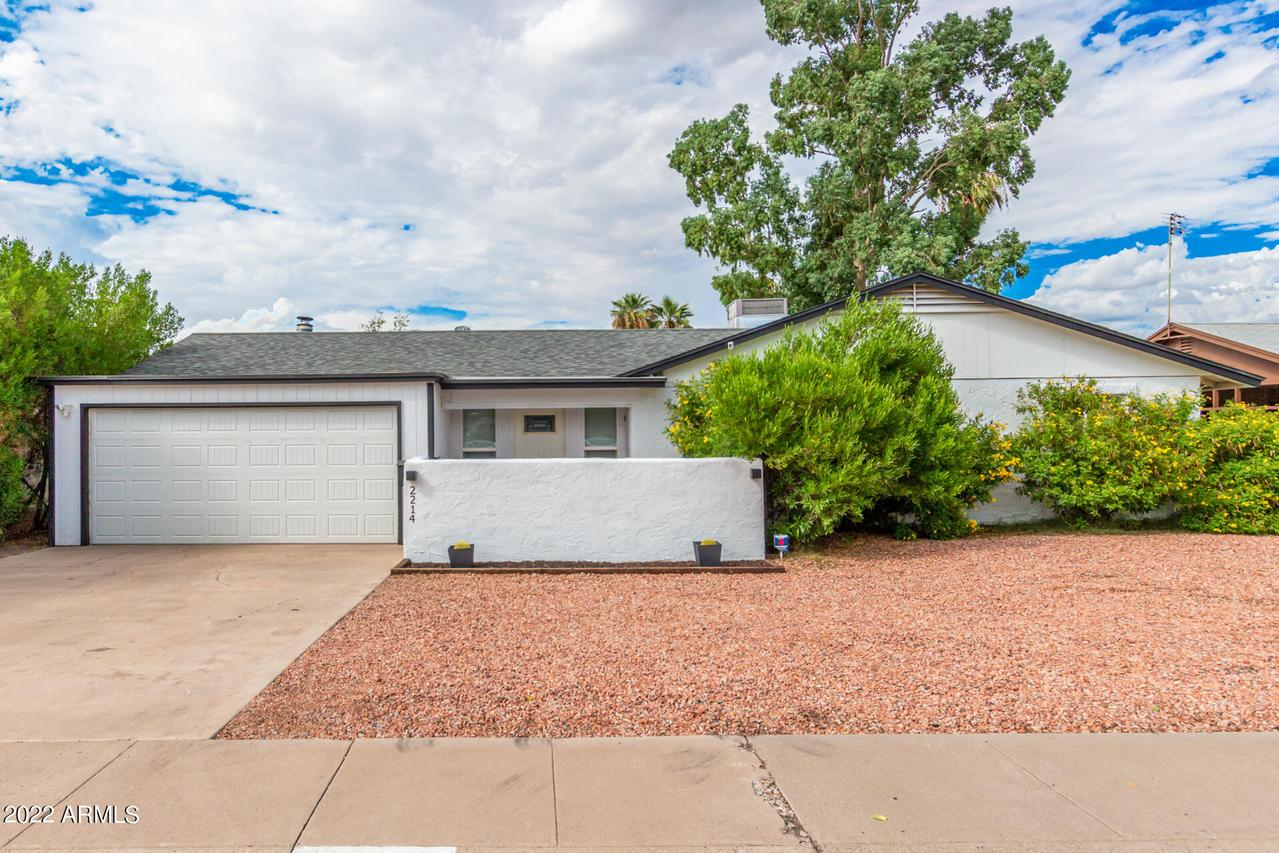 2214 E Nisbet Rd., Phoenix, AZ 85022