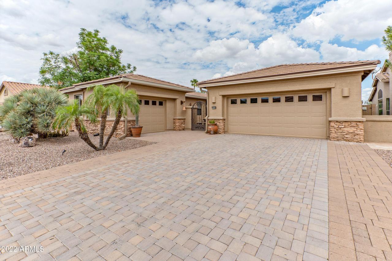 15668 W Avalon Dr., Goodyear, AZ 85395