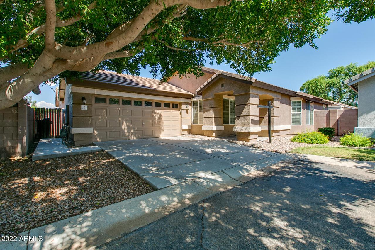 1733 N Seton, Mesa, AZ 85205
