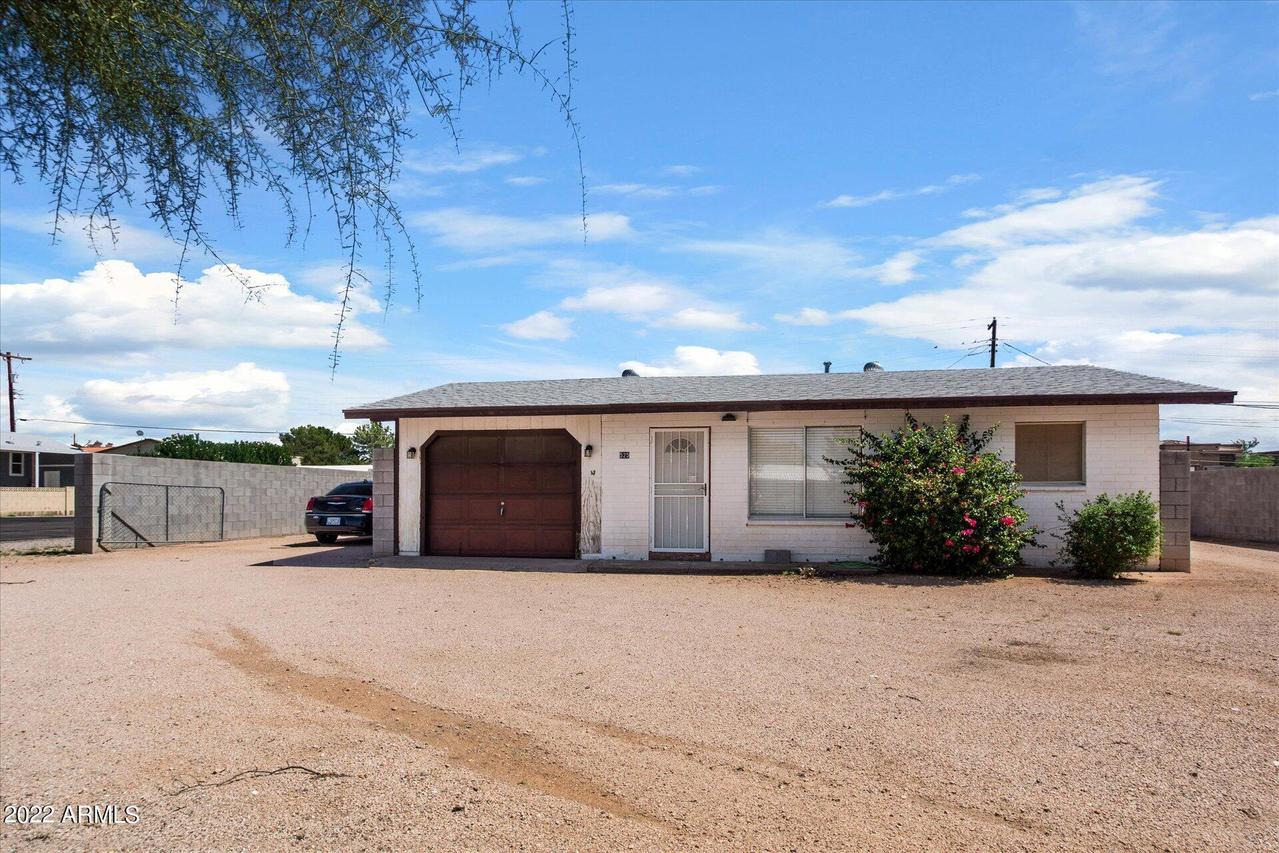 525 S Cornwall Dr., Apache Junction, AZ 85120