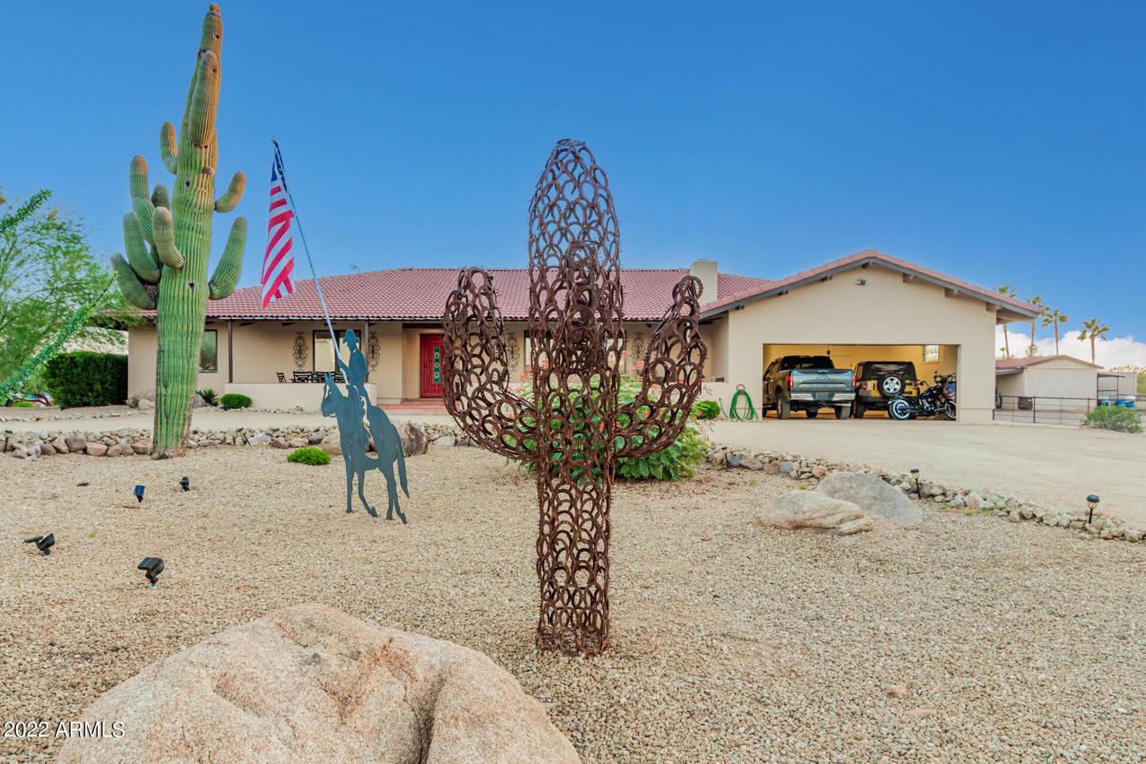 1665 W Camino Dr., Wickenburg, AZ 85390