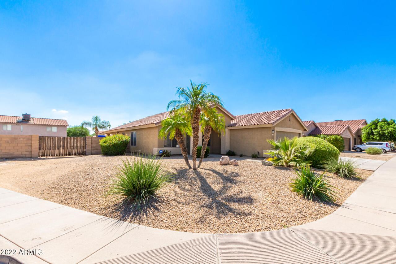 3515 W Calle Lejos Dr., Glendale, AZ 85310