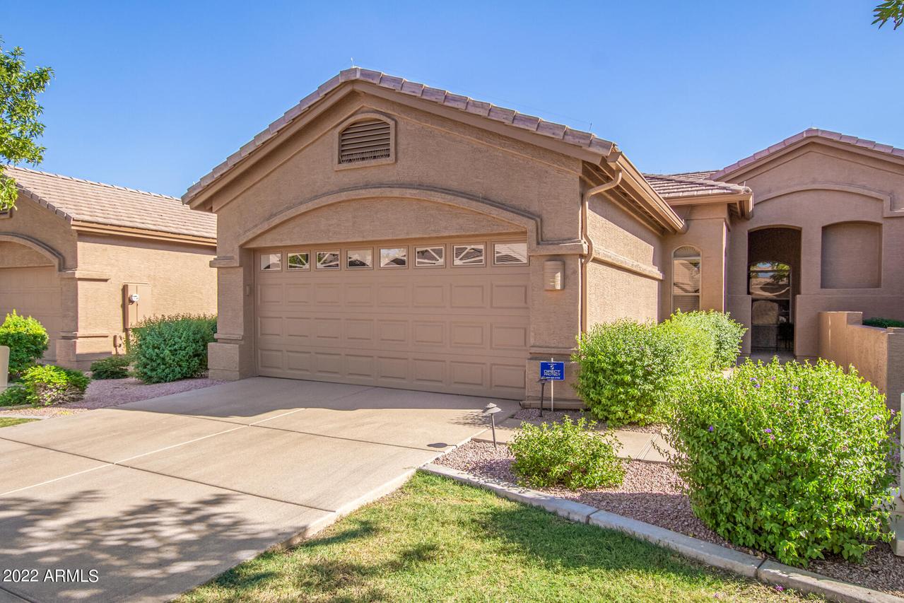 9615 E Rocky Lake Dr., Sun Lakes, AZ 85248