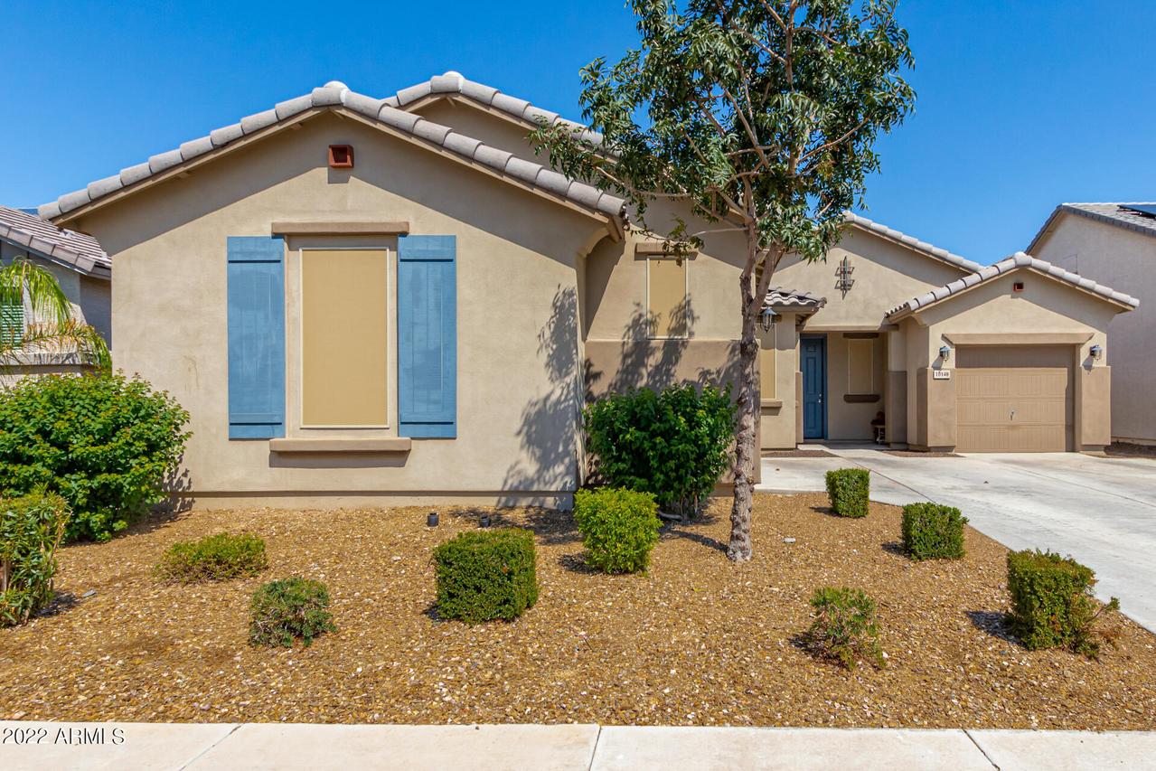 10148 W Lawrence Ln., Peoria, AZ 85345