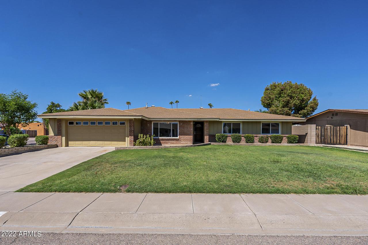 2140 W Eugie Ave., Phoenix, AZ 85029
