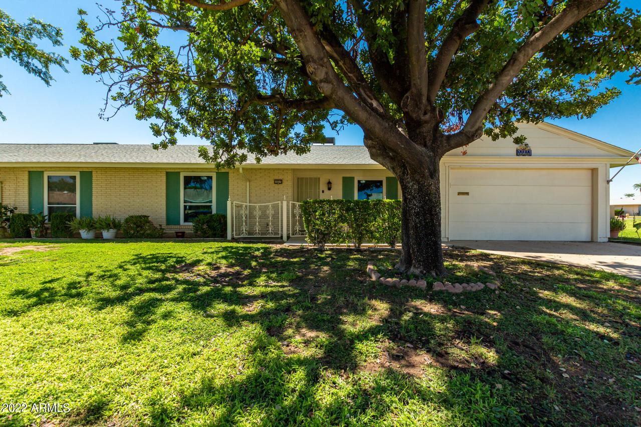 10215 W Kingswood Cir., Sun City, AZ 85351