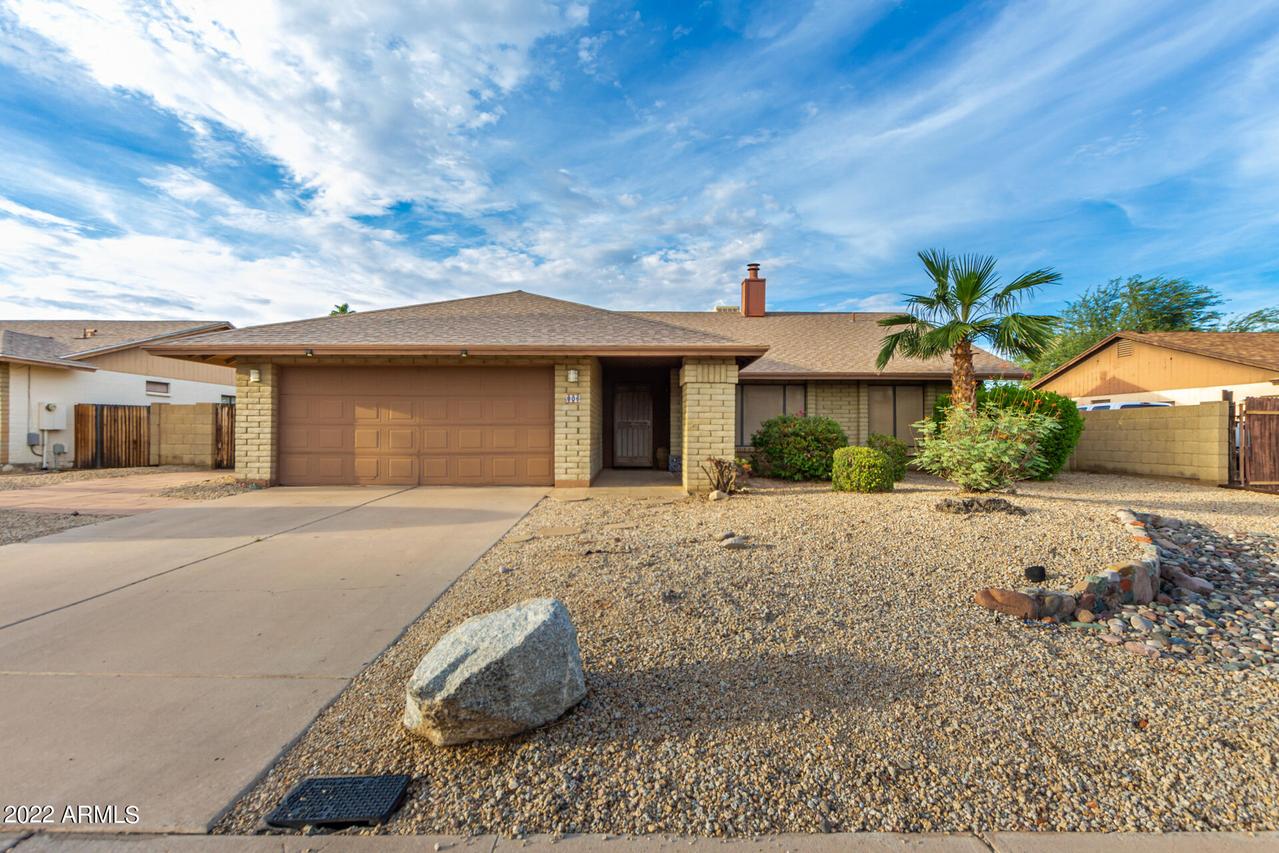 806 W Lodge Dr., Tempe, AZ 85283