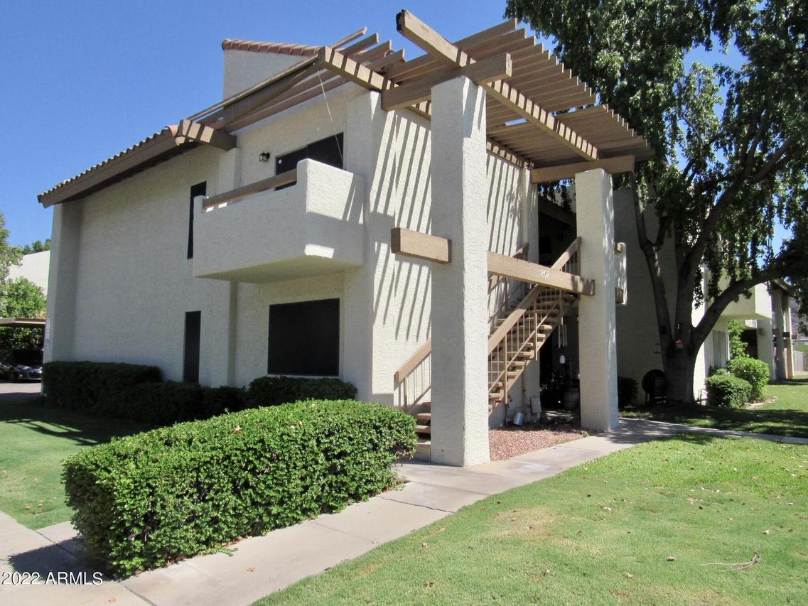 808 E Lawrence Ln. #204, Phoenix, AZ 85020