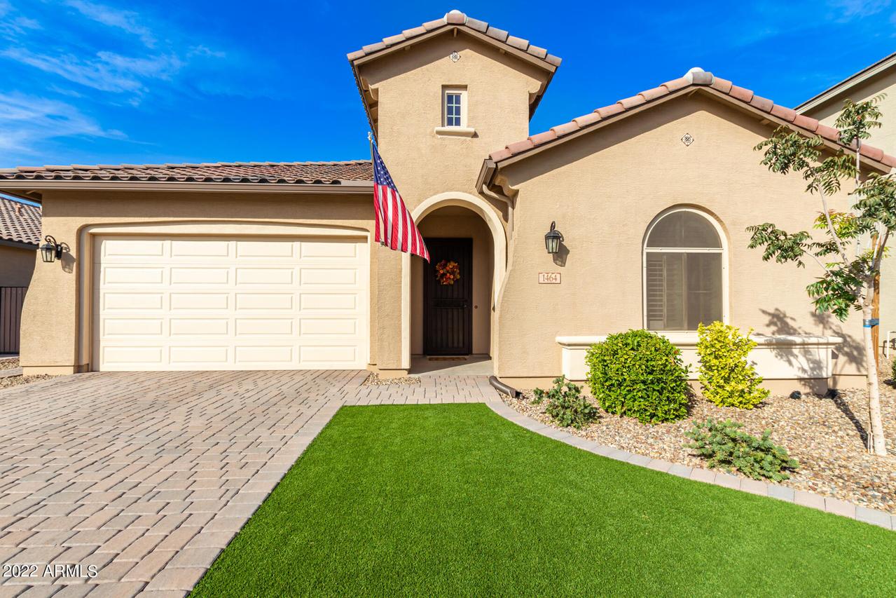 1464 W Calabash Ave., San Tan Valley, AZ 85140
