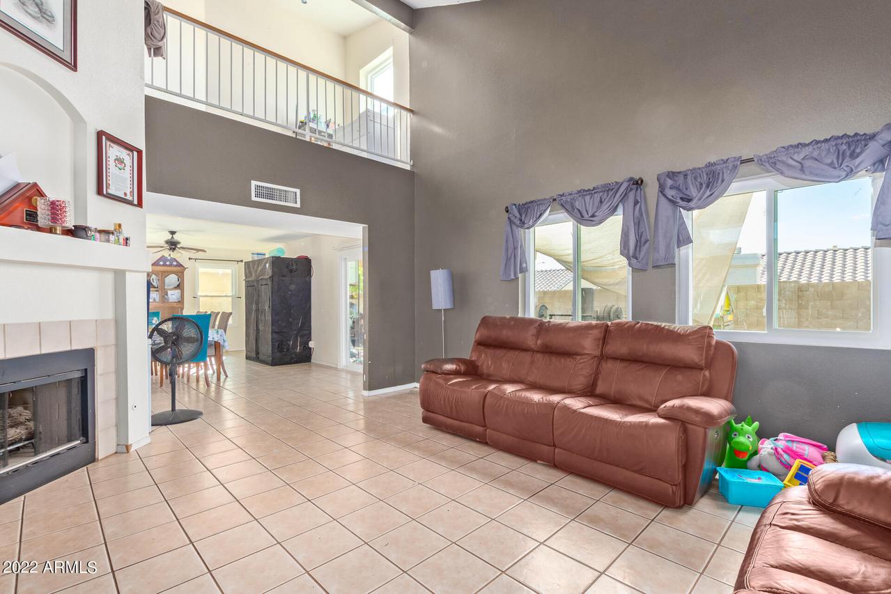 11242 W Alice Ave., Peoria, AZ 85345