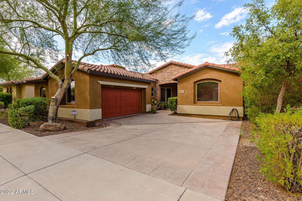 2318 E Winston Dr., Phoenix, AZ 85042