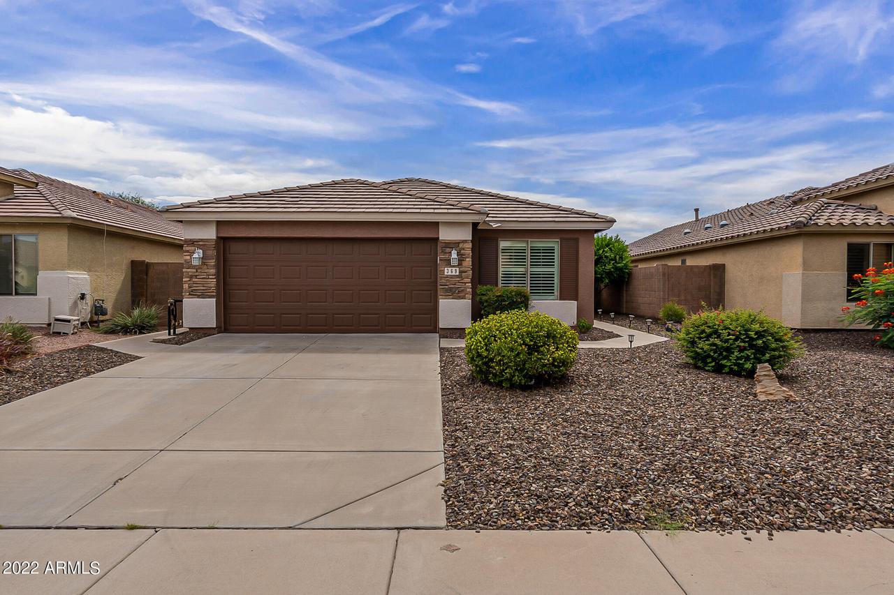369 W Dexter Way, San Tan Valley, AZ 85143