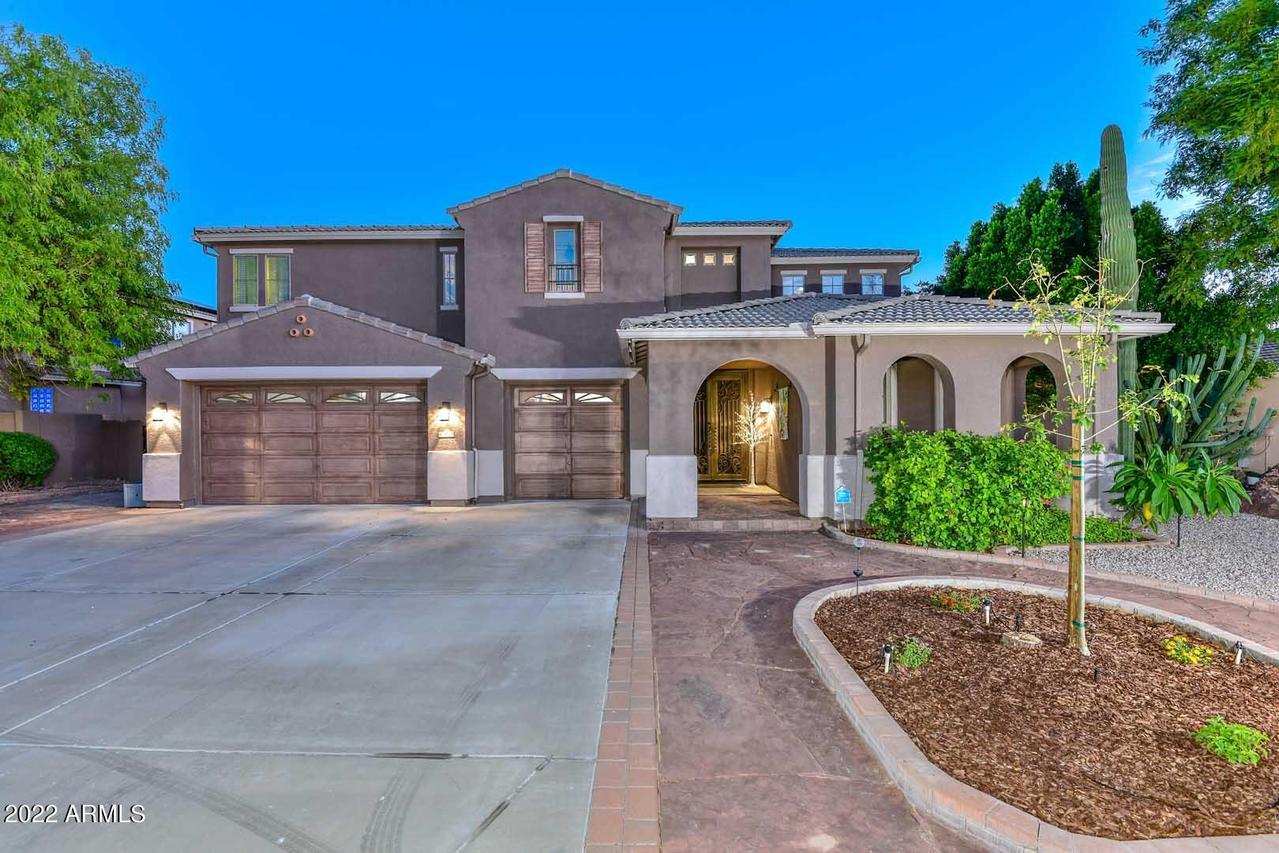 5725 W Ludden Mountain Dr., Glendale, AZ 85310