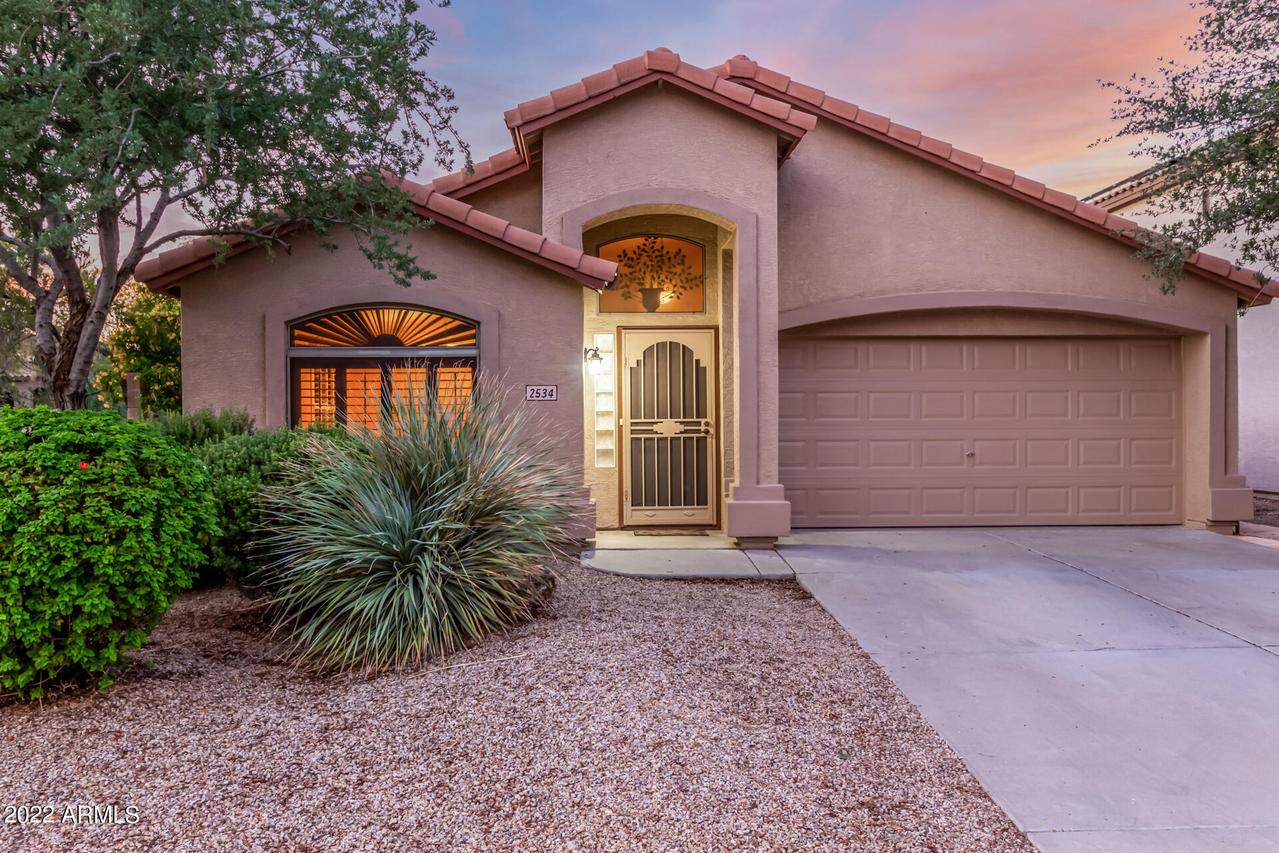 2534 W White Feather Ln., Phoenix, AZ 85085