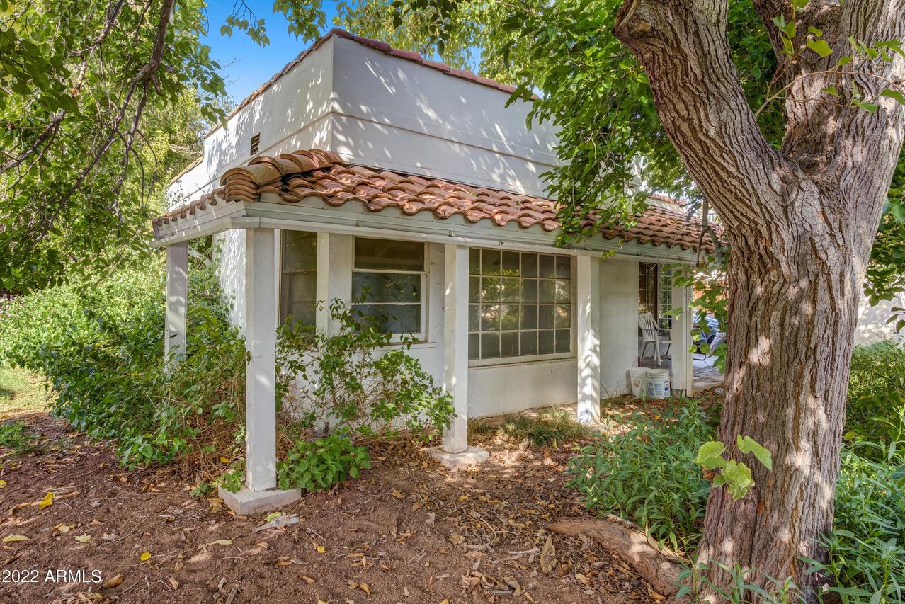 1306 W Heatherbrae Dr., Phoenix, AZ 85013