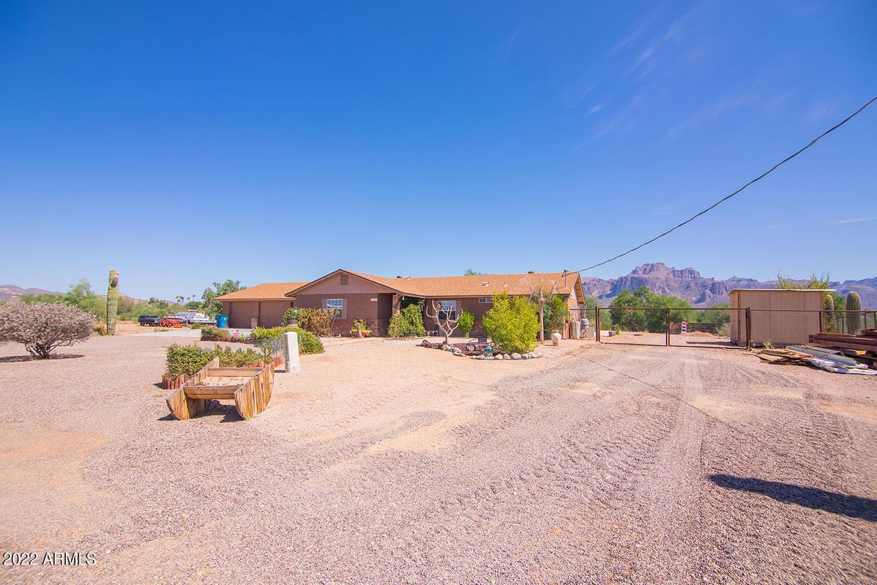 1025 N Wickiup Rd., Apache Junction, AZ 85119