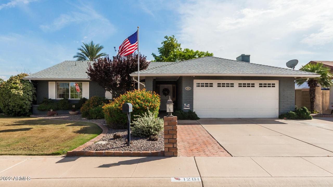 1201 W Loughlin Dr., Chandler, AZ 85224