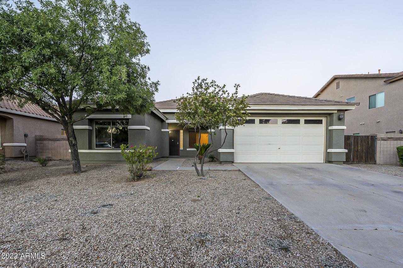 39223 N Carolina Ave., San Tan Valley, AZ 85140