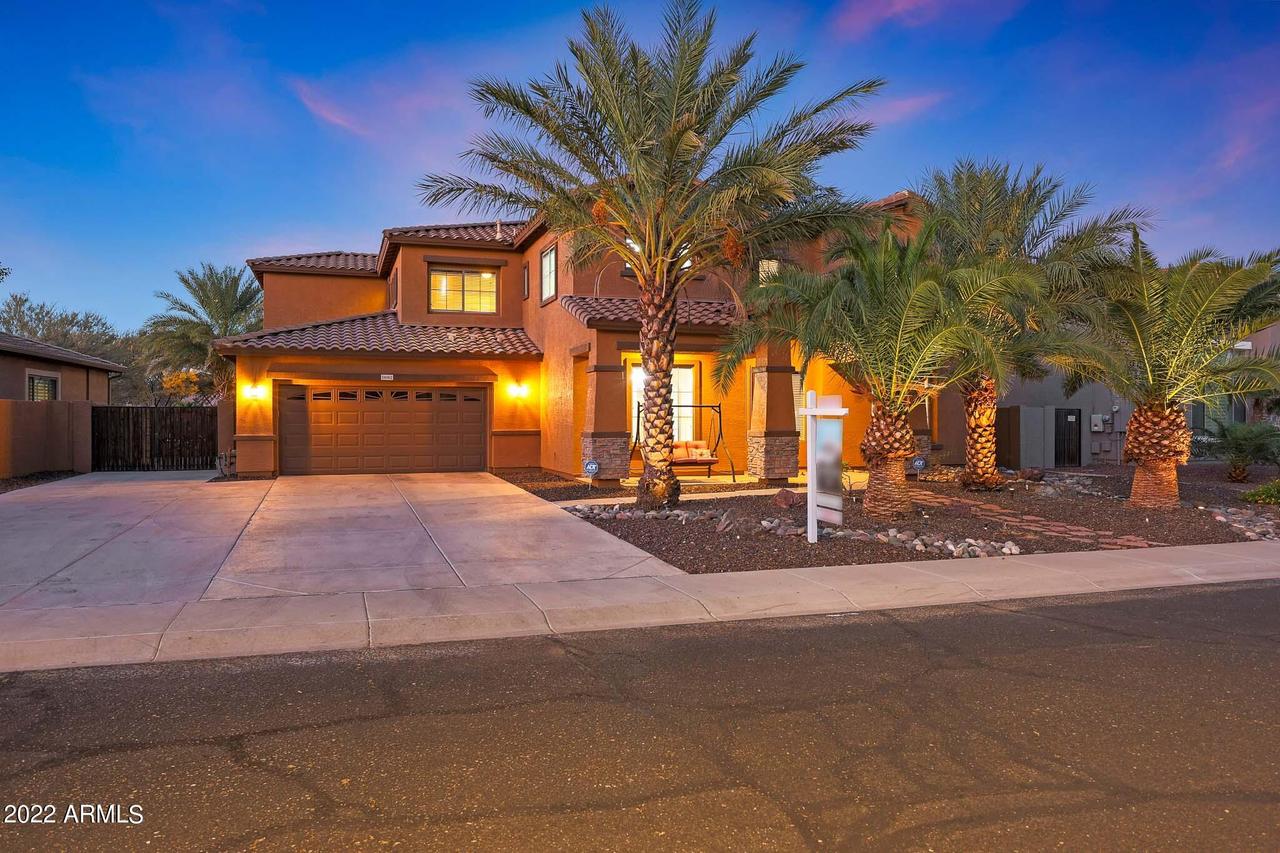 18062 W Mauna Loa Ln., Surprise, AZ 85388